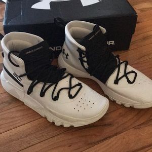 UNDER ARMOUR - SC basketball shoes Mens Size 9